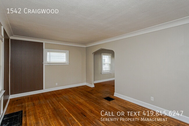 Building Photo - 1542 Craigwood-