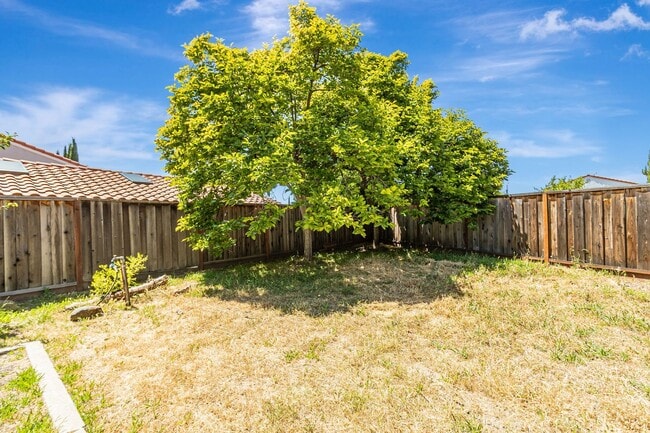 Building Photo - Spacious 4-Bedroom Home in Prime Milpitas