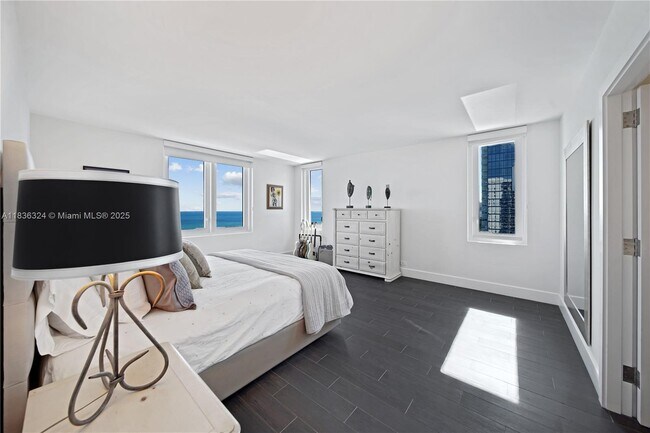 Building Photo - 2301 Collins Ave