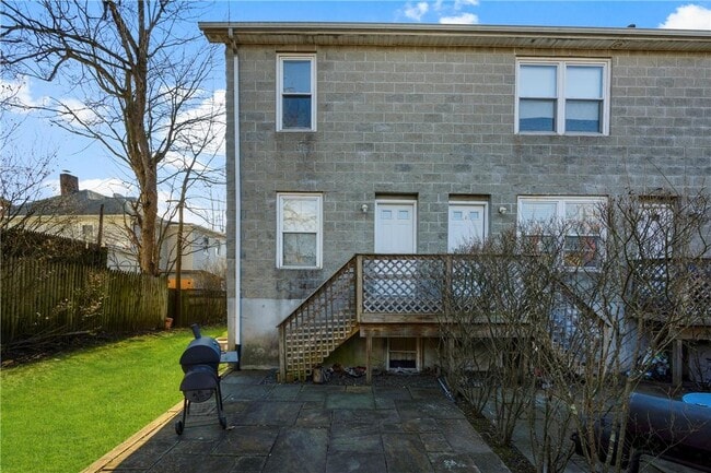 Building Photo - 509 Grade St