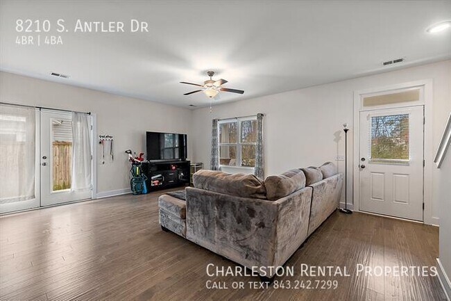 Building Photo - 8210 S Antler Dr