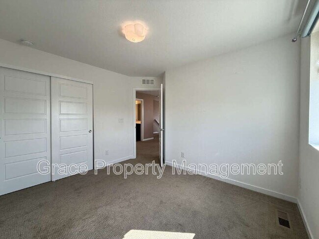 Building Photo - 10808 Salida St
