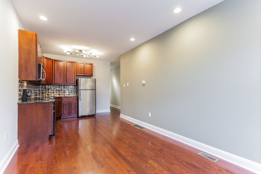 Kitchen - 1818 Federal St