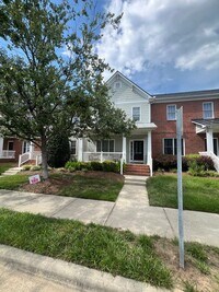 Building Photo - 3 Bed 2.5 Bath Townhome In Governors' Village