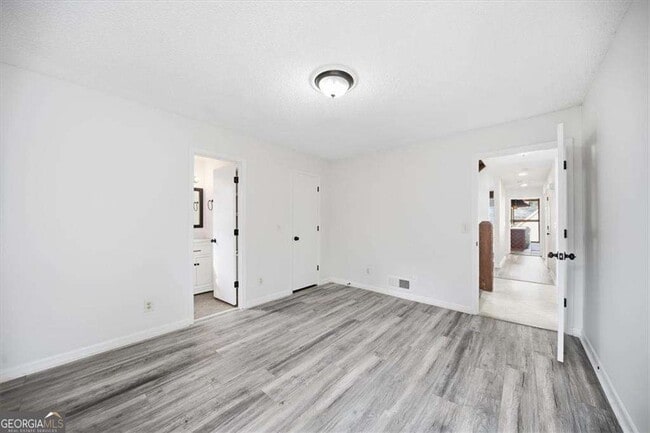 Building Photo - 530 Matterhorn Way