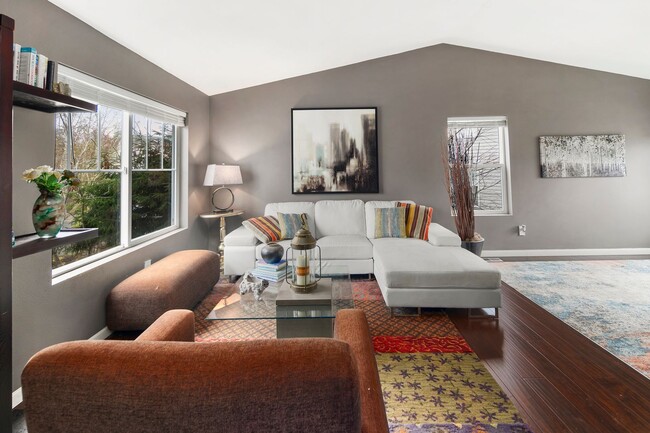Building Photo - Great 3 Bed Home in Everett!