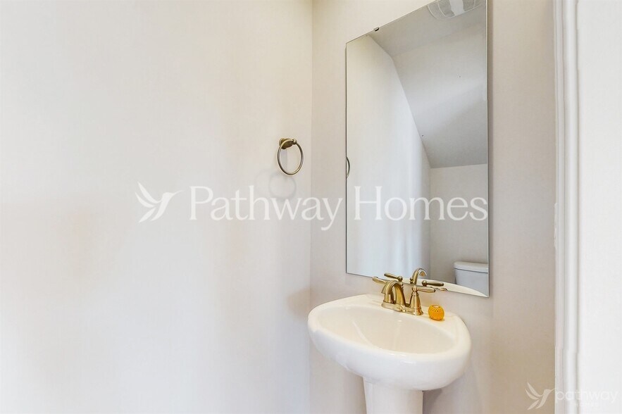 Building Photo - 201 Adams Tree Wy