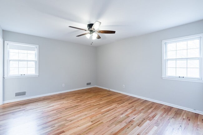 Building Photo - 3 Bed Home in Cul-de-Sac Great Location