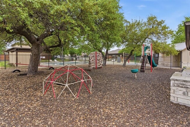 Building Photo - 2409 Muzzie Ln