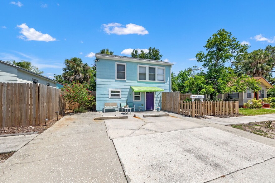Primary Photo - 2501 Oakdale St S