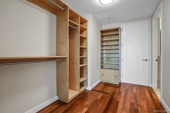 Building Photo - 10 City Pl