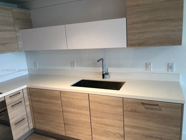 Building Photo - 16385 Biscayne Blvd