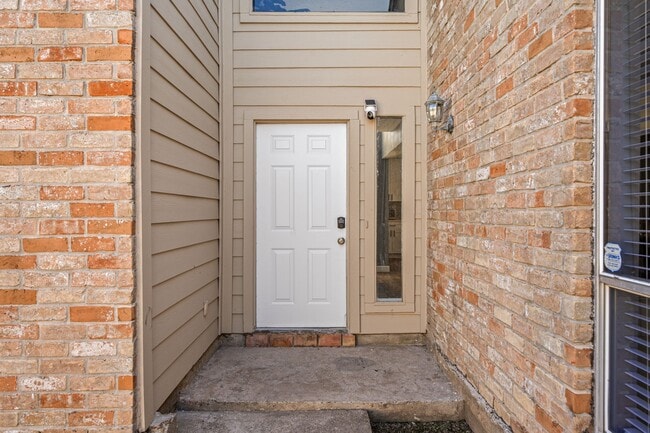 Building Photo - 12805 Westpark Dr