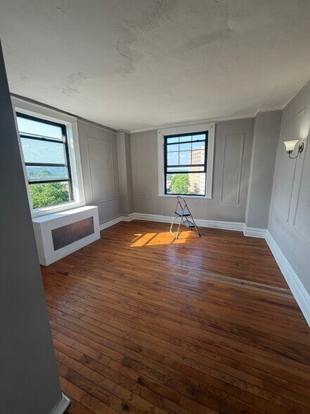 Building Photo - 25 N Harrison St