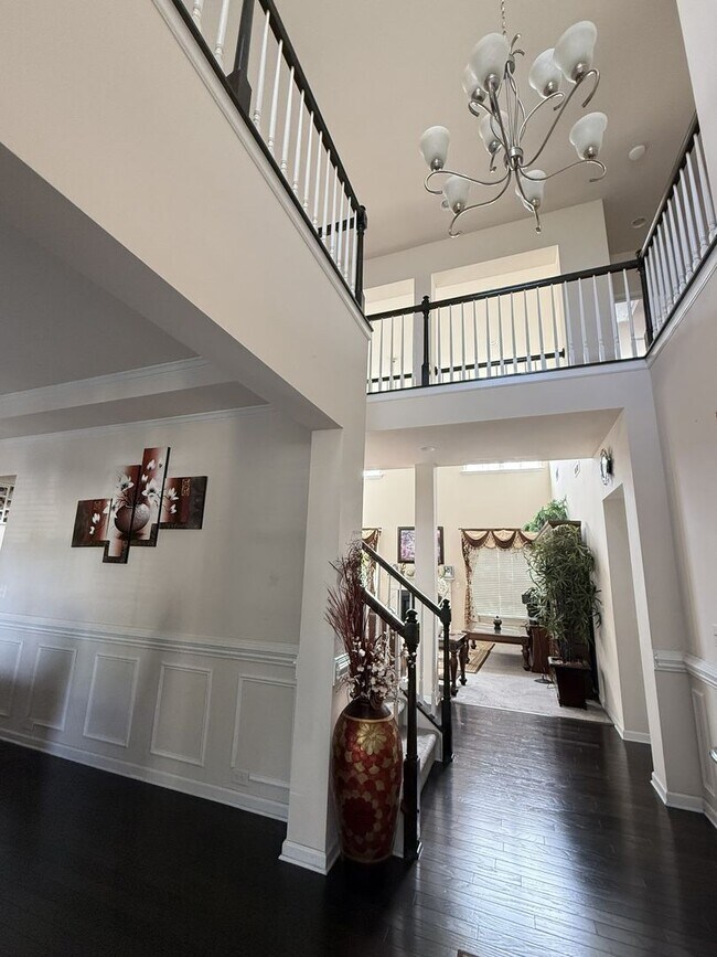 Building Photo - Beautiful 5BR home in Great School district