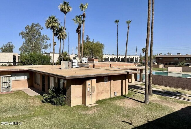 Building Photo - 2411 W Hazelwood St