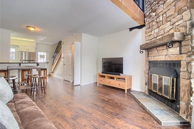 Primary Photo - Charming Two-story, 1 bed, 1 Bath Townhome...