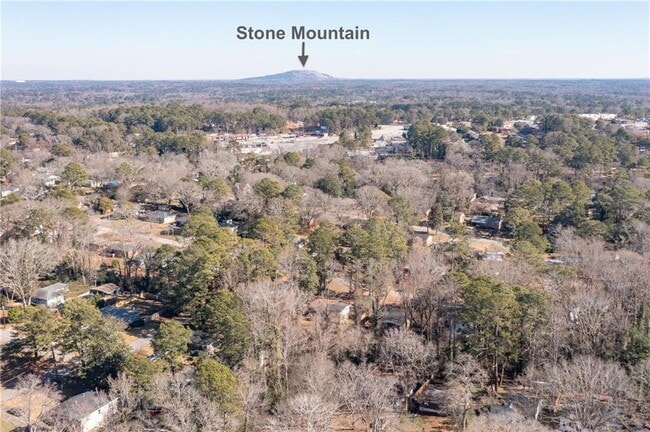 Building Photo - 1290 Glen Forest Way