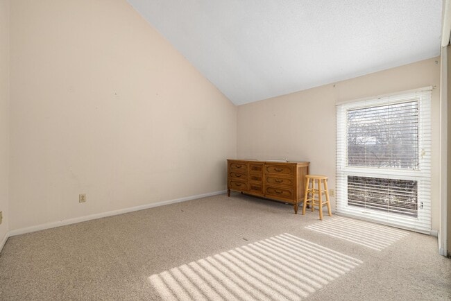 Building Photo - 115 Beechnut St