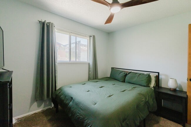 Building Photo - Adorable 3 Bedroom Home