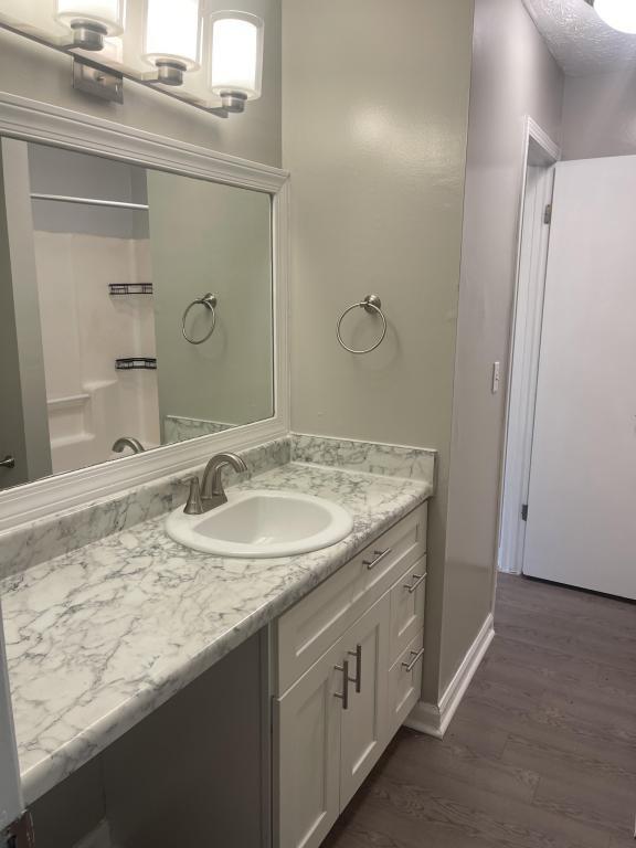 Building Photo - 810 Bellemeade Way