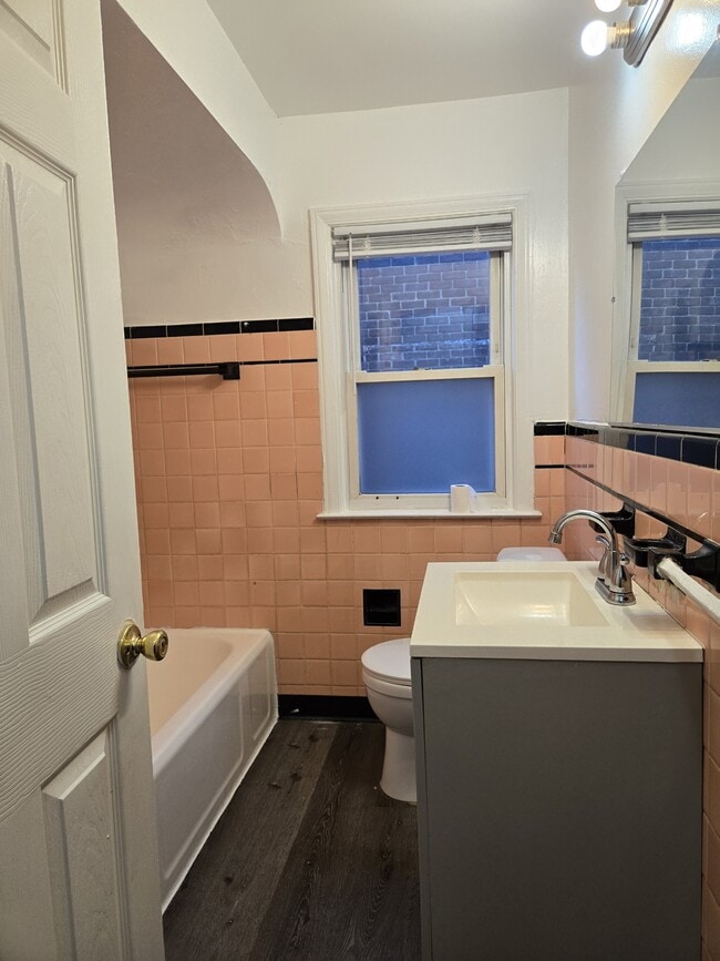 Building Photo - 19758 Fairport St