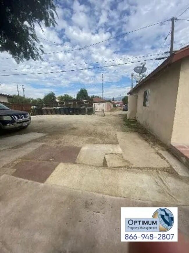 Building Photo - Spacious 1-Bedroom, 1-Bathroom Apartment with Tile Flooring