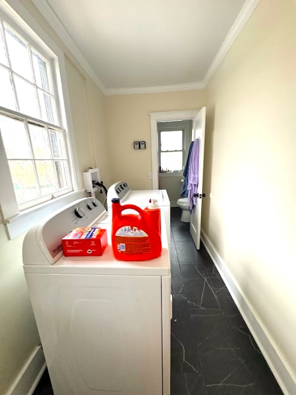 Building Photo - 1233 E Center St