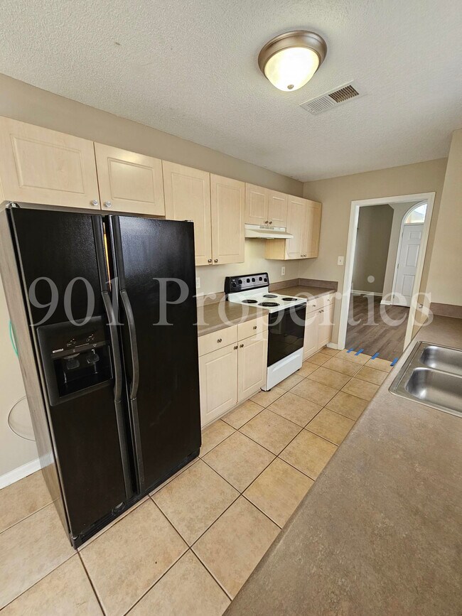 Building Photo - 6840 Wrigley Dr