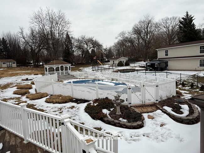 Building Photo - 2621 Fallston Rd