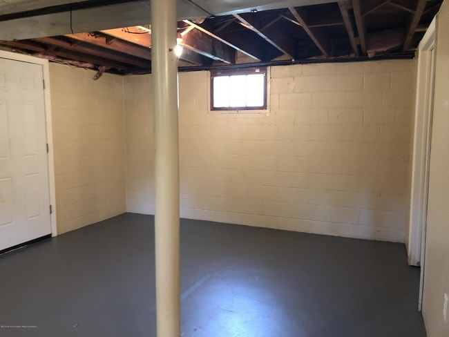 Building Photo - 108 Green Grove Rd