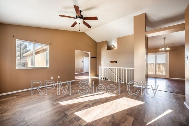 Building Photo - 4645 Ridge Dr