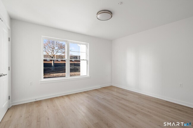 Building Photo - 29 Village Rd