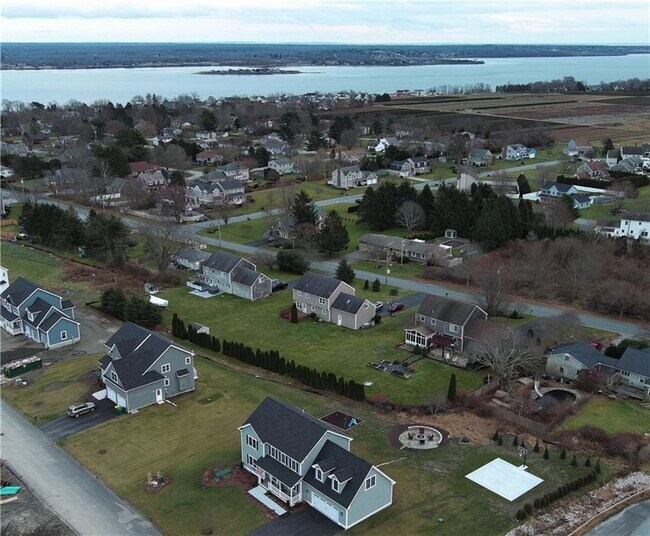 Building Photo - 142 Ferreira Ave