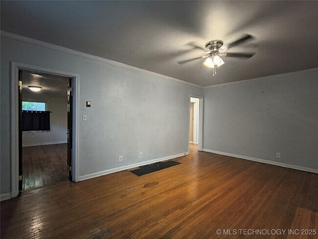 Building Photo - 3530 E 23rd St