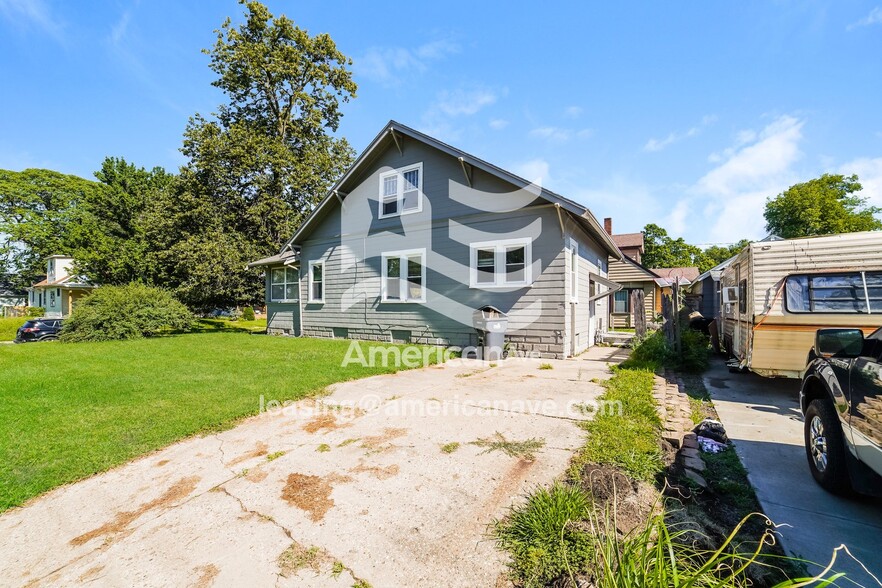 Building Photo - 712 Summer St