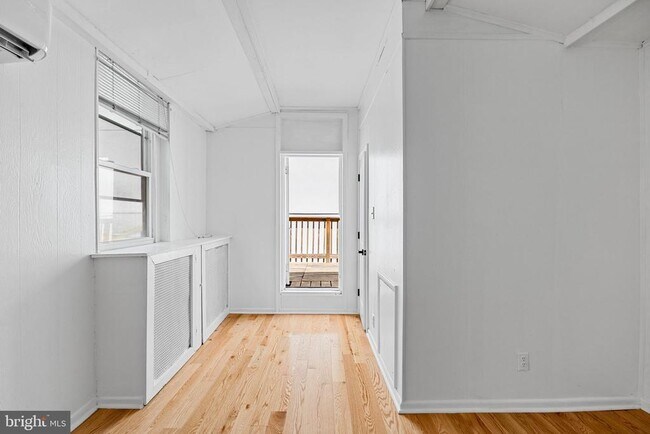 Building Photo - 1225 Spruce St