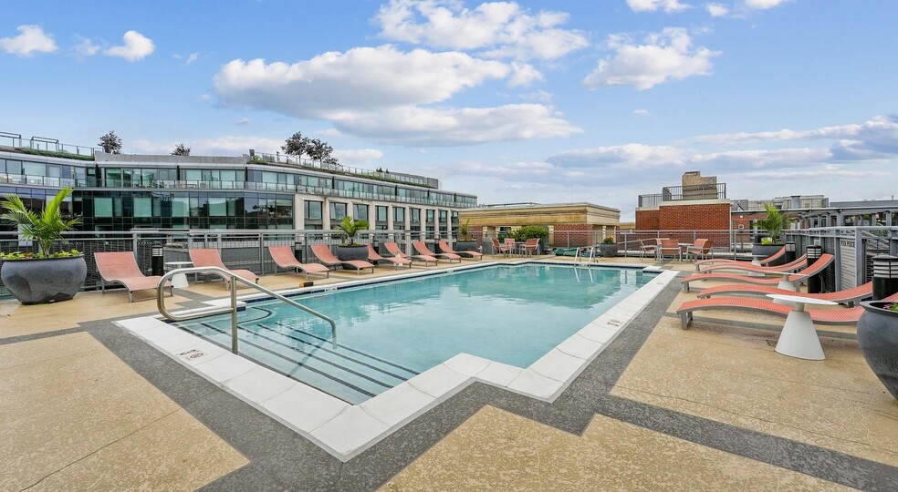 Building Photo - 100 I St SE