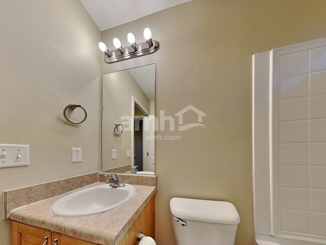 Building Photo - 90 Summer Hill Way