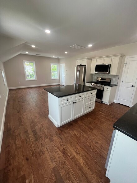 Kitchen/living - 117 Rome Ave