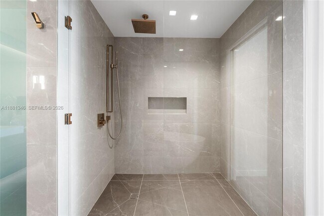 Building Photo - 1116 N Ocean Blvd