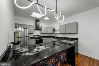 Building Photo - 40 E Piccadilly St