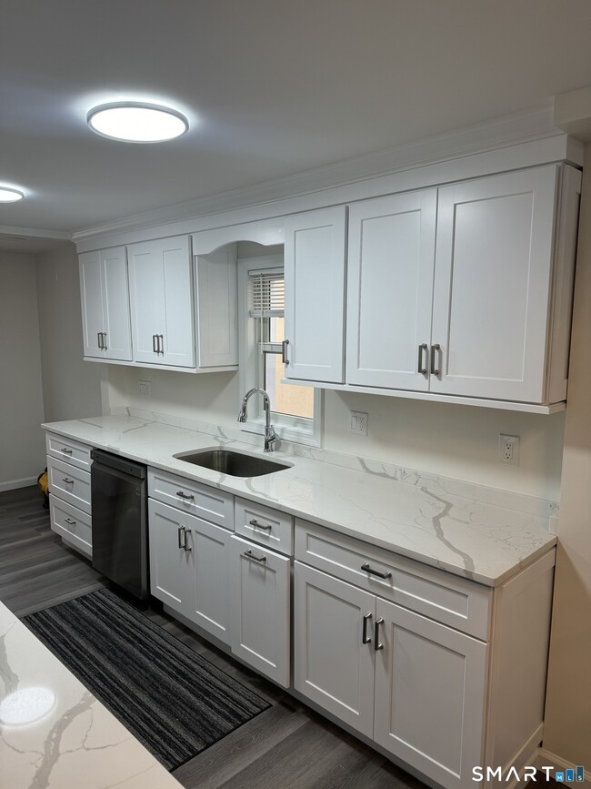 Building Photo - 19 Benham Ave