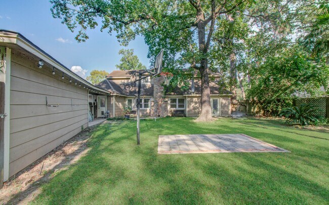 Building Photo - 674 Ravensworth Dr