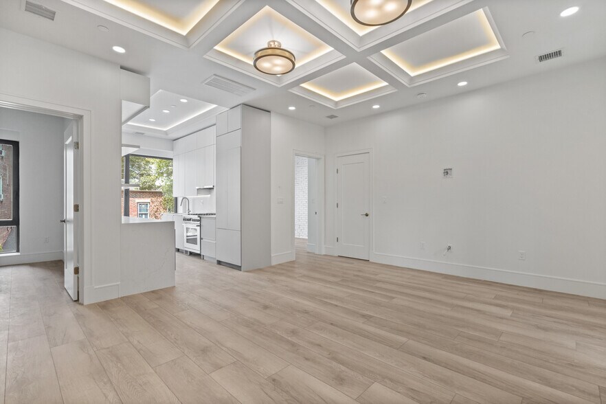 Building Photo - 1578 Beacon St