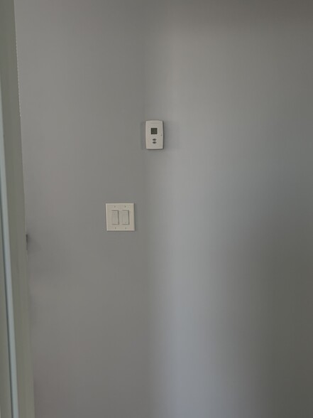 Building Photo - 6720 Kennedy Blvd W