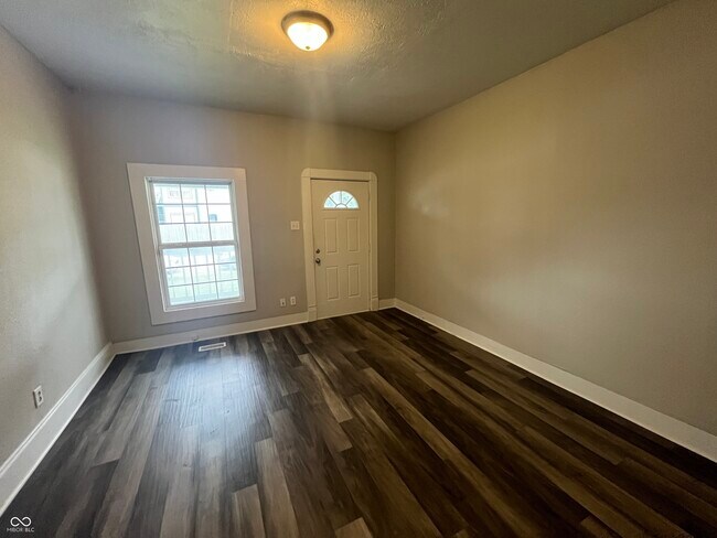 Building Photo - 2114 S Woodlawn Ave