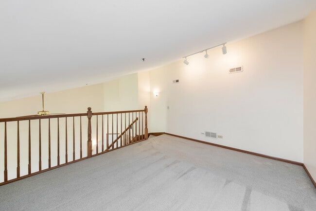 Building Photo - 5S510 Scots Dr