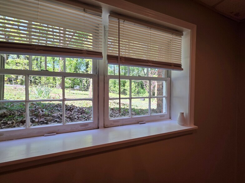 Building Photo - 2135 Masonwood Cir