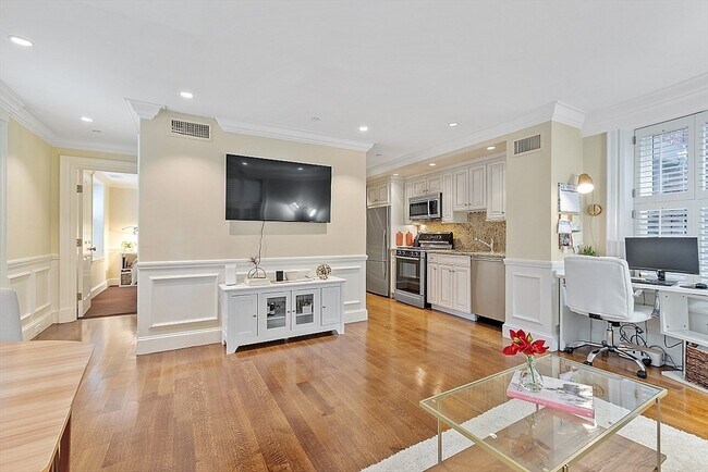 Building Photo - 48 Commonwealth Terrace